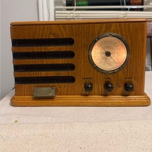 Classic Wooden Vintage Radio Collector Edition